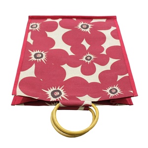 Sac fourre-tout en toile de jute et coton laminé PP, personnalisable, avec un grand motif floral attrayant, écologique, pour le shopping et les cadeaux - Product Image 6
