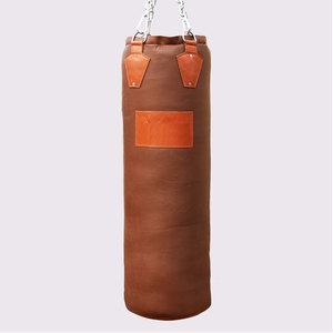Sac de frappe robuste de qualité supérieure conçu pour la pratique de la boxe et du kickboxing, avec des coutures solides et un matériau résistant aux chocs - Product Image 1