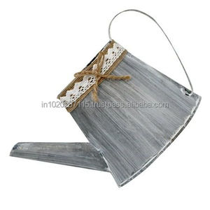 Belle boîte d'eau galvanisée florale en émail pour les installations de jardin rustiques décor de ferme ou soin des plantes d'intérieur - Product Image 1