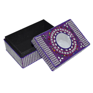 Boîte à bijoux carrée en laque scintillante, organisateur d'accessoires perlés, boîte à bibelots indienne faite à la main à prix abordable - Product Image 1