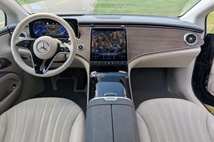 Voiture d'occasion parfaite, propre, Mercedes-Benz EQS 450 berline 2022, prête à être expédiée - Product Image 2