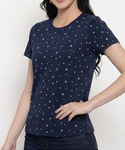 เสื้อยืดสตรีพิมพ์ลายโลโก้แบบกำหนดเอง - Product Image 1