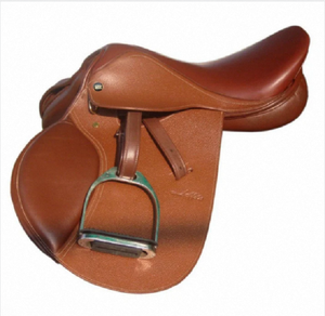 Sillín de cuero inglés de contacto estrecho serie Laffitte con correas y estribos – Cuadro medio o ancho de alta calidad - Product Image 1