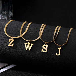 Collar con Colgante de Letra en Acero Inoxidable Chapado en Oro, Cadena Gargantilla con Inicial de Nombre, Joyería para Mujer - Product Image 1