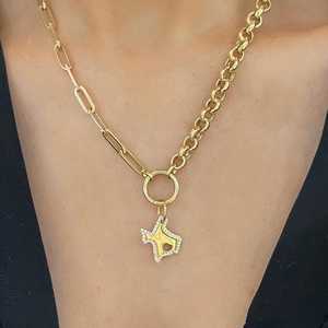 Colgante delicado de oro macizo de 14K y 18K con diamante de laboratorio de corte redondo engastado en pavé, diseño Texas, para uso diario, apilable, con cierre - Product Image 4