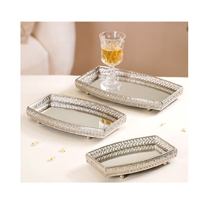 Bandeja de servicio de metal de lujo de diseño, elegante plato redondo hecho a mano, perfecto para fiestas, bodas, mesa de comedor y regalos - Product Image 2