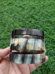 Stylish Buffalo Horn Cuff <b>Bracelet</b> Featuring Traditional Handcrafted Artistry And Modern Fashion Appeal For Everyday Wear - Product Image 6