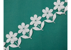 Cinta de encaje guipur con lentejuelas brillantes bordadas, tela con borde de encaje químico GPO para decoración de prendas de vestir y vestidos. - Product Image 3
