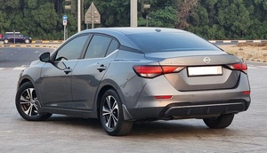 Nissan Sentra 2023 d'occasion en parfait état, titre propre, version américaine - Product Image 2