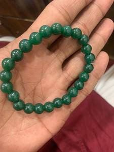 สร้อยข้อมือลูกปัดหินออนิกซ์สีเขียวธรรมชาติ-8 มม. ยืดได้ ใส่ได้ทั้งชายหญิง ของขวัญเครื่องประดับสำหรับงานหมั้นสุดโรแมนติก - Product Image 3