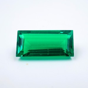 พลอยทับทิมสีเขียวเพาะเลี้ยงในห้องปฏิบัติการ 14.50 กะรัต ทรงกลม (21x10x12 มม.) - แบรนด์ HAYAAT GEMS สำหรับทำเครื่องประดับ - Product Image 5