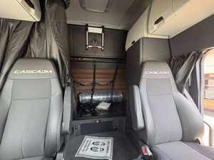 Camion tracteur poids lourd commercial 6x4 avec cabine couchette, moteur diesel, pour transport de marchandises et logistique - Product Image 4