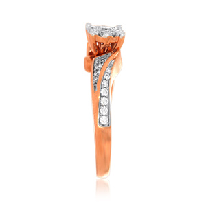Bague de fiançailles en or rose avec diamant de laboratoire taille ronde, modèle Princesse Charm, pour femme - Product Image 3