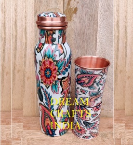 Harga Pabrik Botol Tembaga 950 ML <span class=keywords><strong>Set</strong></span> Botol Air Cetak dengan 2 Kaca 200 Ml Desainer Cetak Kustom Gabungan Less - Product Image 6