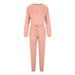 Conjunto de Top Corto para Mujer, Cómodo para Uso Diario, Material Suave y Elástico, Ropa Casual Urbana, Shorts a Juego, Estilo Veraniego - Product Image 3