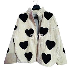 Manteau pour femmes grandes tailles avec applique en forme de cœur crème, col mandarin, manches chauve-souris, vêtements d'extérieur décontractés pour l'hiver - Product Image 1