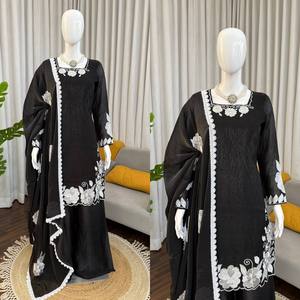 NOUVEAU LANCEMENT : Ensemble Salwar Kameez Traditionnel Pakistanais en Tissu Coton Fendi pour Femme, avec Haut, Bas et Dupatta en Coton Intérieur, Idéal pour les Fêtes - Product Image 3
