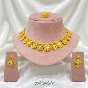 ชุดเครื่องประดับอินเดียสุดหรูจาก MOLL JEWELLERS ชุบทอง 24K ลายดอกไม้ประดับเปลือกหอย สร้อยคอพร้อมต่างหู สำหรับผู้หญิง เหมาะสำหรับงานหมั้น งานแต่งงาน และงานปาร์ตี้ - Product Image 6