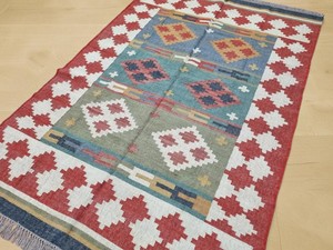 Tapis Kilim fait main à motif géométrique, tissage plat, laine acrylique, rectangulaire, pour salon, avec support en jute - Product Image 1