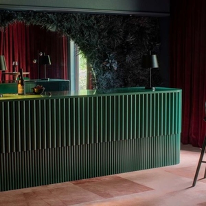 Comptoir de bar sur mesure Argmac Forestline, durable, capacité 20 kg+, mobilier haut de gamme pour divertissement domestique - Product Image 1