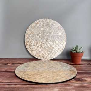 Exclusivo Organizador de Concha de Nácar Hecho a Mano, Elegante y Decorativo para el Hogar, Hoteles y Tocadores de Lujo - Product Image 1