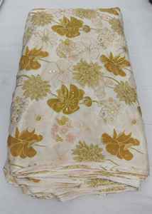 Tela Crepé con Estampado Floral Elegante de Primera Calidad, Ligera, Transpirable y Resistente a las Arrugas - Product Image 5