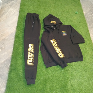 Ensemble de survêtement pour homme avec logo personnalisé, broderie appliquée effet vieilli, sweat à capuche et pantalon de survêtement - Product Image 1