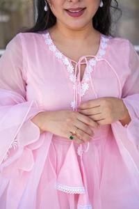 NOIIR PIGEON Ensemble 3 pièces Kurta Pantalon Dupatta en organza brodé pour femme |   Tenue de mariage ethnique sans plis et à séchage rapide - Product Image 5