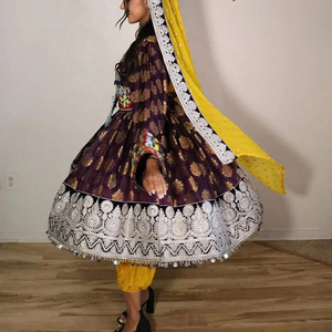 Vestido Afgano Kuchi Hecho a Mano al por Mayor, Tela de la Mejor Calidad, Diseño de Bordado con Parches, Largo Natural, Patrón Afgano Kuchi - Product Image 2