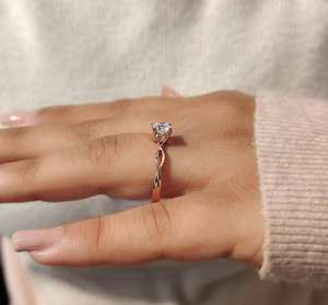 Bague solitaire en diamant rond brillant de qualité supérieure avec un sertissage torsadé élégant, bijoux de luxe pour fiançailles, mariage et occasions spéciales. - Product Image 3