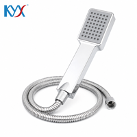 Pommeau de douche carré avec flexible de douche renforcé, support métallique et petite vanne mélangeuse électroplaquée