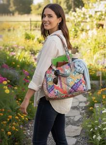 Sac fourre-tout matelassé en coton écologique, fait main, imprimé au bloc, pour voyage ou marché, avec poches intérieures/extérieures, motifs floraux variés - Product Image 4