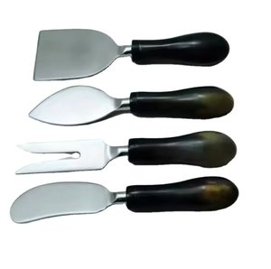 Juego de Cuchillos para Queso y Untador de Mantequilla de Metal para Hoteles y Restaurantes, Cortador de Latón para Queso y Pizza con Mango de Resina Roja - Product Image 5