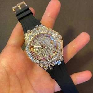 Reloj de Lujo de Moda con Correa de Goma y Diamantes de Moissanita VVS Baguette de 41MM, Calidad Premium, Precio Increíble - Product Image 1