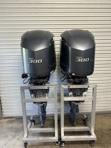 Oferta Destacada Lista para Enviar: Par de Motores Fuera de Borda de 300hp, 4 Tiempos, Eje de 30 Pulgadas, Año 2019, con 344/347 Horas y Equipamiento Incluido - Product Image 2