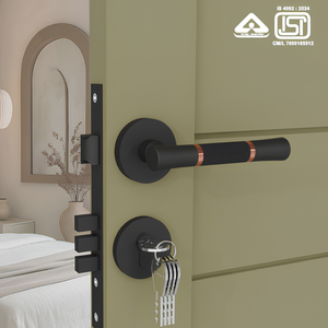 Juego de manillas modernas de latón macizo de tono dual para puerta, con rosca redonda, acabado negro mate PVD, oro rosa, oro brillante y negro brillante, con cerradura de palanca. - Product Image 1