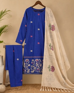 Ensemble de kurta en coton bleu royal non cousu avec broderie florale et dupatta crème pour femmes, style indien pakistanais - Product Image 5