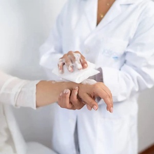 Toallita de limpieza de baño sin enjuague para adultos desechable OEM toallitas húmedas corporales para personas mayores para <span class=keywords><strong>Hospital</strong></span> o Hogar de Ancianos - Product Image 6