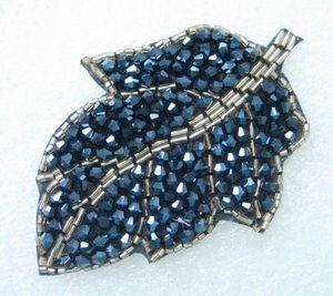 Broche de Flores Bordado con Cuentas de Diseño de Lujo para Vestidos, Chaquetas, Bufandas y Ropa para Ocasiones Especiales - Product Image 1