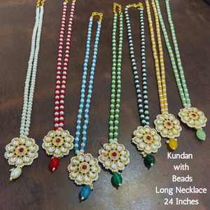 Colliers faits main en perles et laiton avec travail Kundan, bijoux multicolores pour femmes et filles, idéaux pour les mariages et les fêtes. - Product Image 6