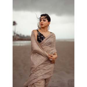 Saree de soirée design pour les fêtes avec travail séquentiel - Product Image 3