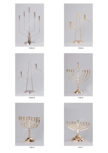 Menorah de Latón en Oferta para Iglesia, Elegante y de Calidad, con Acabado Metálico Antiguo, Portavelas para Actividades Religiosas - Product Image 3