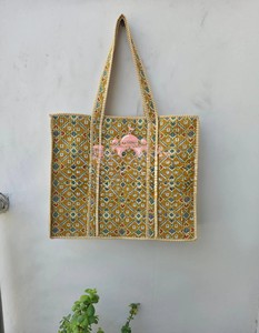 Bolso Tote de Algodón Acolchado de Alta Calidad, Venta Caliente 2026, con Cierre de Cremallera, Estampado Geométrico Tradicional Patola, Correas de Hombro a Rayas - Product Image 3