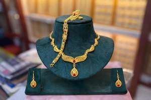 MOLL JEWELLERS - Cadena de Cobre Macizo con Diseño de Hojas y Circonitas Naturales, Chapada en Oro/Rodio/Plata, Elegante y Moderna para Mujer, Ideal para Bodas - Product Image 3