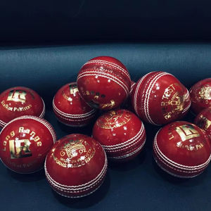 Balles de cricket en cuir de qualité match, cousues à la main, 50 overs, balles en cuir véritable, balles dures, balles de cricket en cuir. - Product Image 1