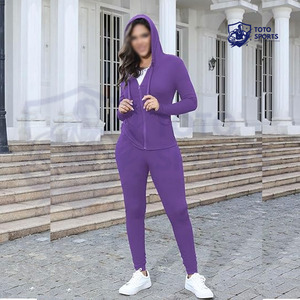 Conjunto Deportivo para Mujer, Diseño Personalizado, Corte Ajustado, Logotipo Personalizado, Estilo Moderno, Transpirable, Ligero - Product Image 5