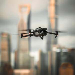 Dron D JI Mavic 4 Pro (D JI RC 2) con Tiempo Máximo de Vuelo de 51 Minutos, Cámara Hasselblad CMOS 4/3 de 100MP y Transmisión de Video HD de 30 KM - Product Image 5