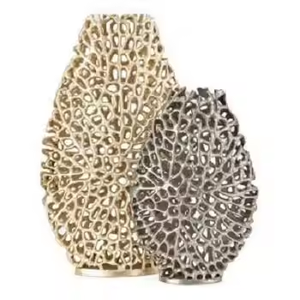 Jarrón de flores de aluminio fundido a mano para decoración artesanal del hogar y piezas de arreglo floral de habitación de lujo de Azora Industries - Product Image 3