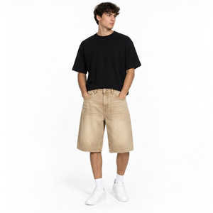Pantalones cortos de mezclilla rectos personalizados hasta la rodilla con lavado blanqueado, detalles de bolsillos utilitarios, etiqueta personalizada y estilo urbano relajado. - Product Image 4