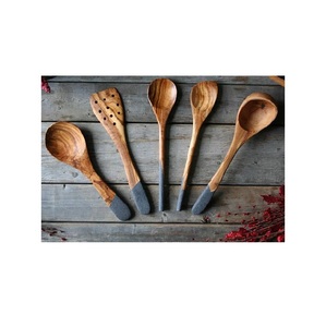 Ensemble de spatules classiques en bois d'olivier, outils de cuisine faits à la main pour frire, remuer, mélanger et servir - Product Image 4